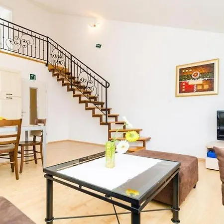 Nikola - Comfort One Bedroom With View Dream
