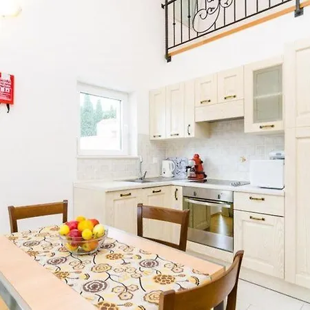 Nikola - Comfort One Bedroom With View Dream Apartment