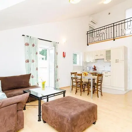Nikola - Comfort One Bedroom With View Dream Apartment *